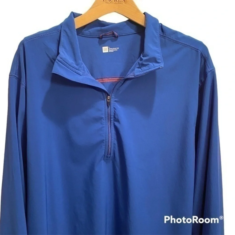 🌺 3/$25 🌺 GAP — Kentucky Blue // Athletic‎ Fit Lightweight Pullover
